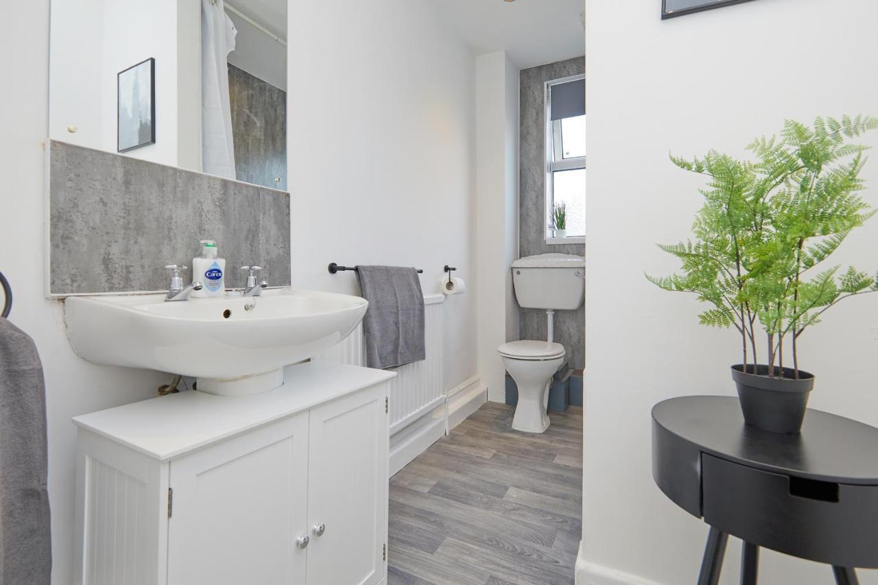 Your Sheffield Stays - Spacious 5 Bedroom House ภายนอก รูปภาพ
